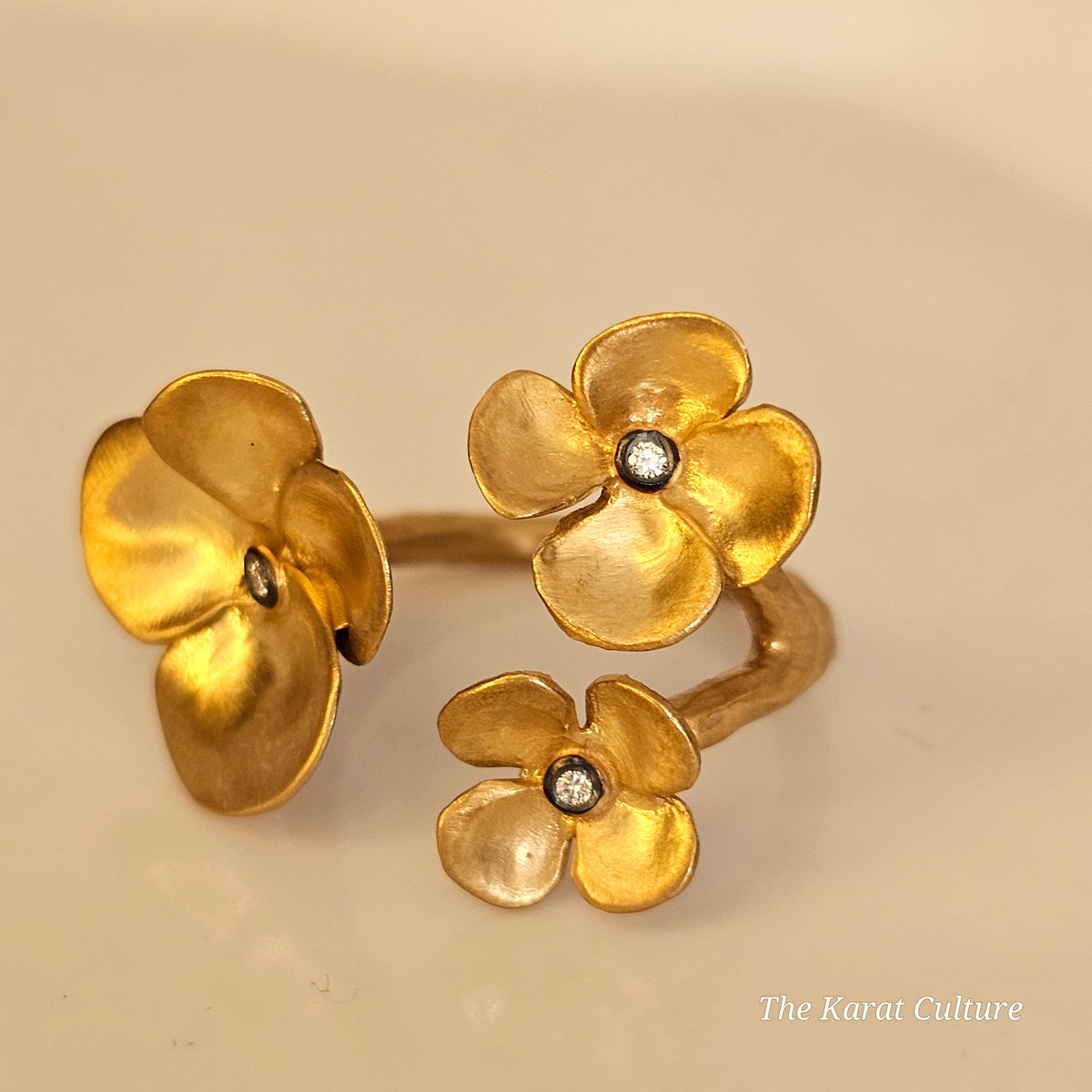 14K Solid Gold Kurtulan 3 Flowers Ring with Diamonds