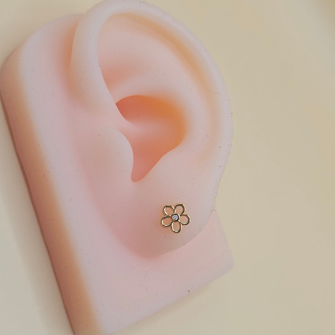 18K Solid Gold Flower Cubic Zirconia Ear Studs