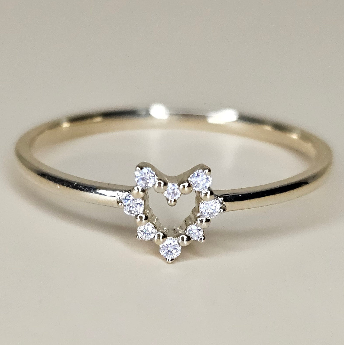14K Solid Gold Ring with Ornate Heart Natural Diamonds