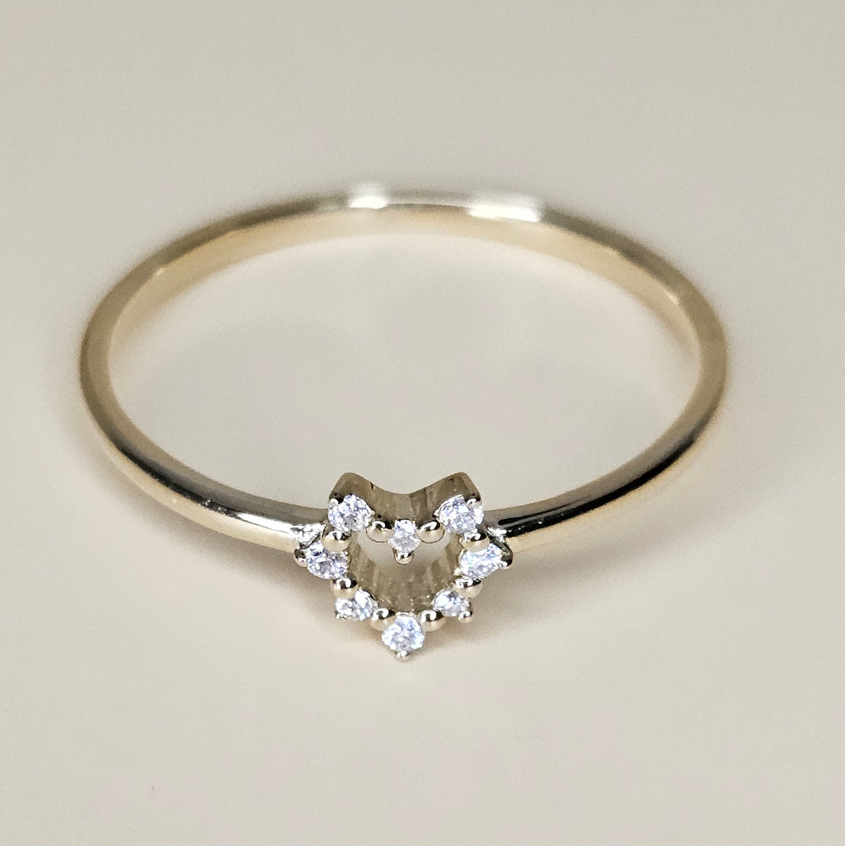 14K Solid Gold Ring with Ornate Heart Natural Diamonds