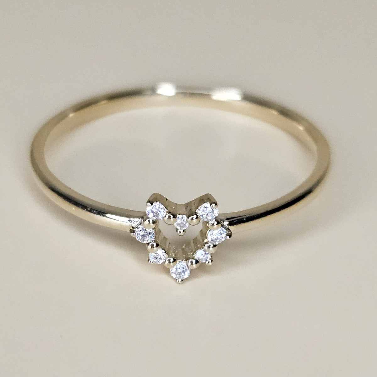 14K Solid Gold Ring with Ornate Heart Natural Diamonds
