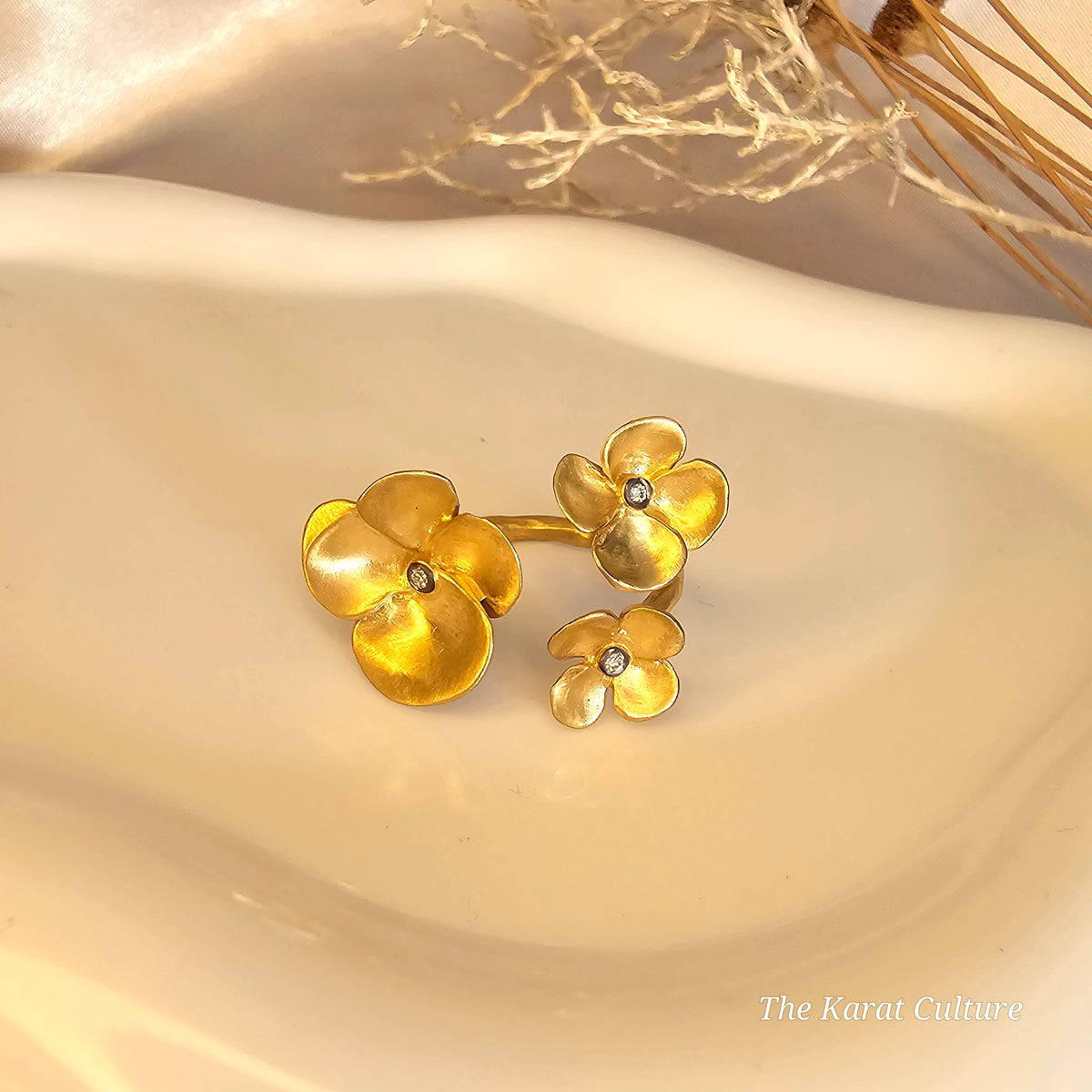 14K Solid Gold Kurtulan 3 Flowers Ring with Diamonds